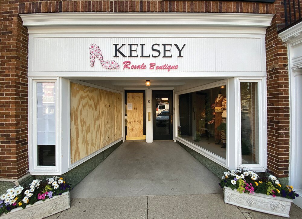 Thieves hit Kelsey s in overnight burglary The Hinsdalean